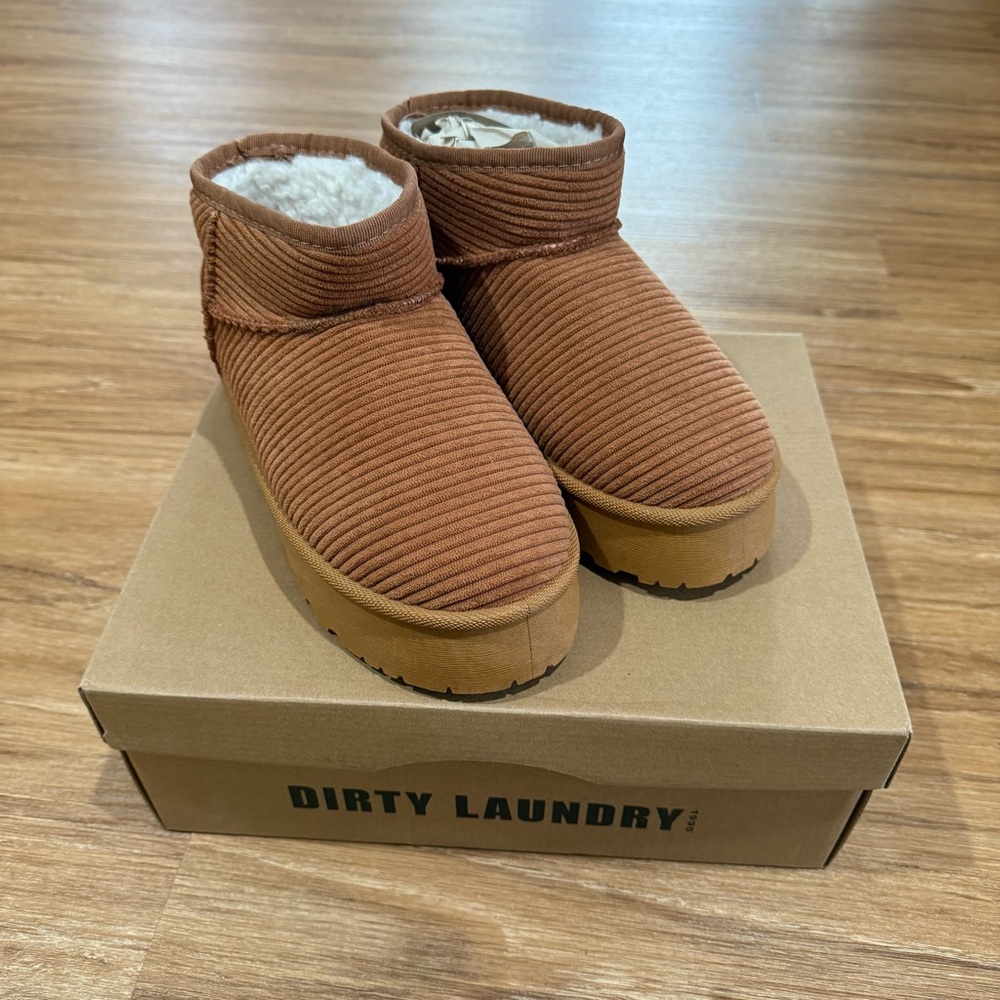 Dirty Laundry Corduroy Ribbed Platform Mini Boot - Picture 3 of 5